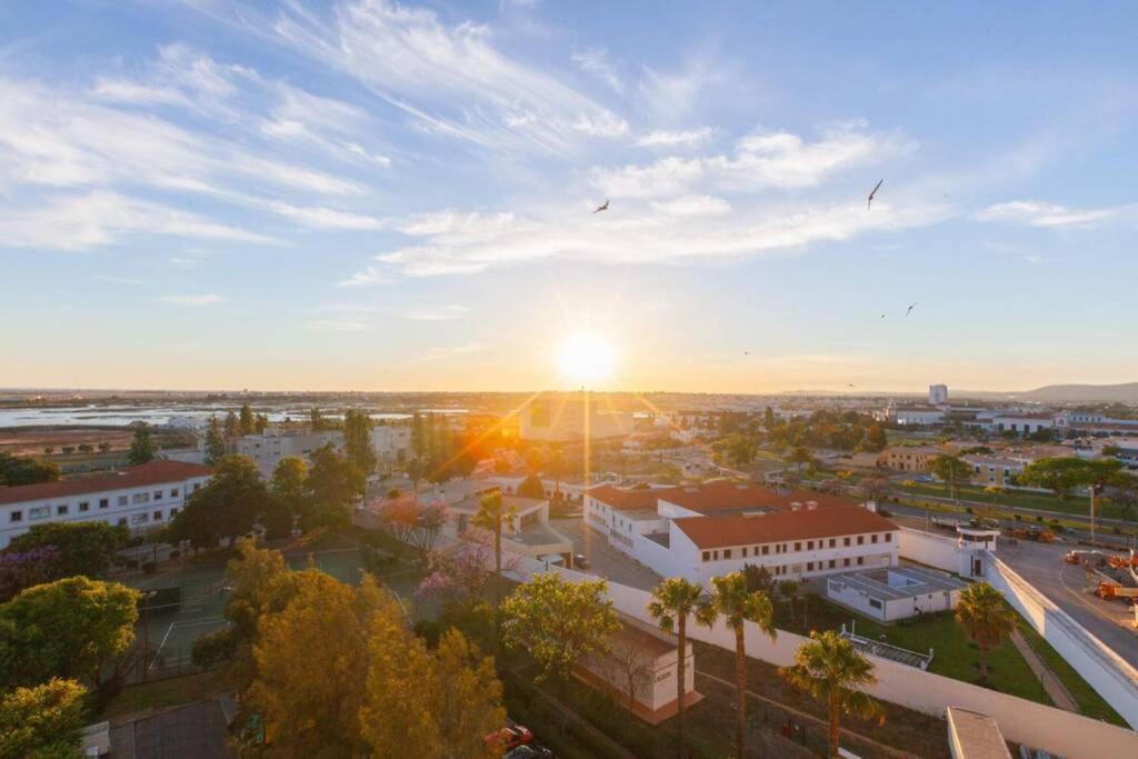 Sunset Entre A Ria E O Teatro Apartment Faro Exterior photo